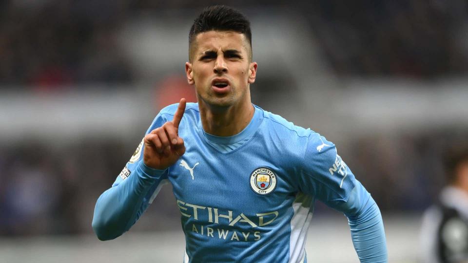 Thời điểm tuyển thủ người Bồ Đào Nha còn thi đấu cho Man City